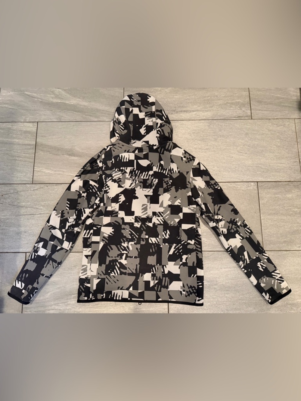 Nike Men’s Black, Gray & White Geo Hooded Tech Zip Up Jacket